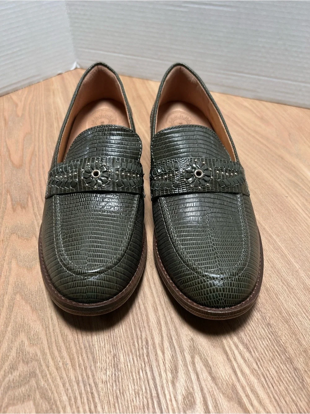 Woman’s Brioso Frisco Lizard Embossed Leather Olive Green Size 9 1/2 M